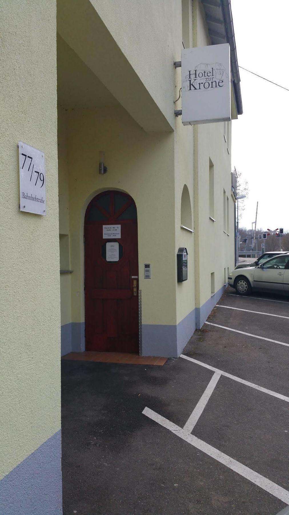 Garni-Hotel Zur Krone Schwieberdingen Esterno foto